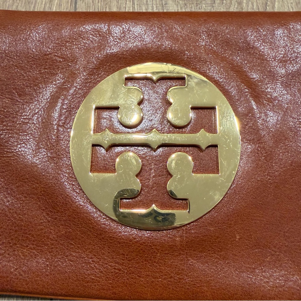 Tory Burch Reva in Cognac Leather Clutch with Gold Chain - Picture 3 of 13